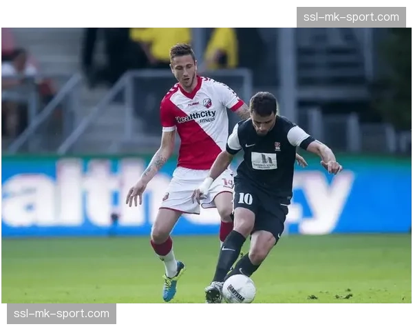 巴黎vs里昂战术分析：恩里克变阵效果与里昂反击效率